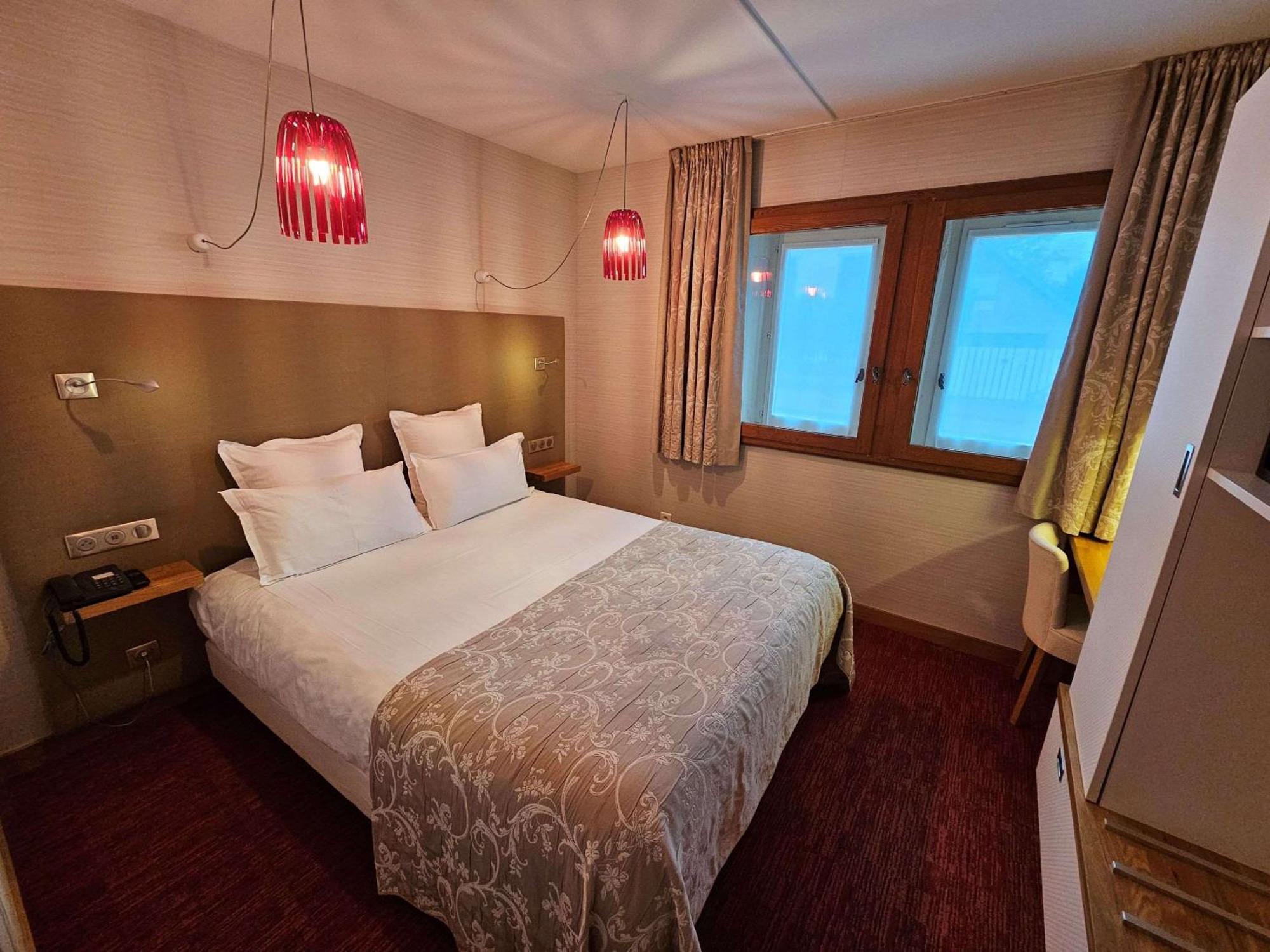 Mesnil-Saint-Père Auberge Du Lac, Sure Hotel Collection By Best Western מראה חיצוני תמונה