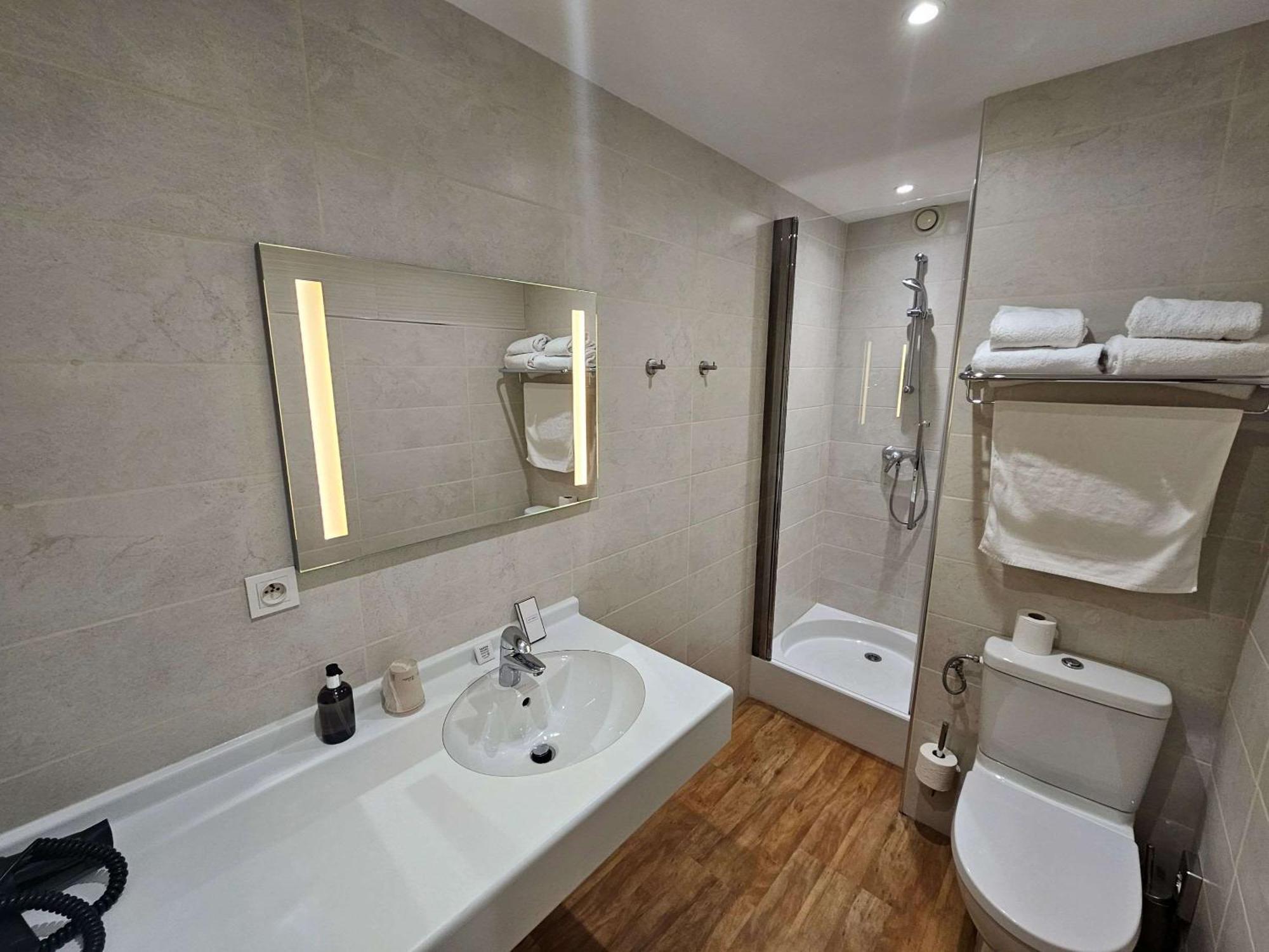 Mesnil-Saint-Père Auberge Du Lac, Sure Hotel Collection By Best Western מראה חיצוני תמונה