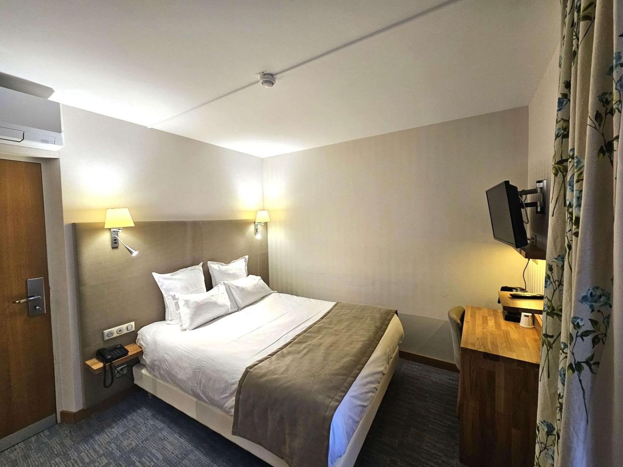 Mesnil-Saint-Père Auberge Du Lac, Sure Hotel Collection By Best Western מראה חיצוני תמונה