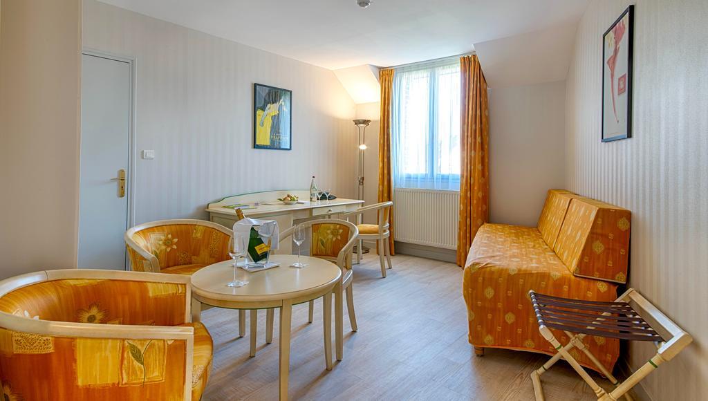 Mesnil-Saint-Père Auberge Du Lac, Sure Hotel Collection By Best Western מראה חיצוני תמונה